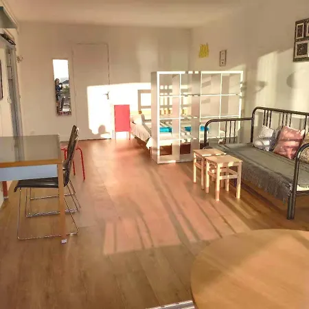 Renovated, 37m², 2 Min Walk Tram, 5 Min La Defense Apartment