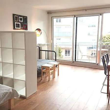 Renovated, 37m², 2 Min Walk Tram, 5 Min La Defense Apartment *